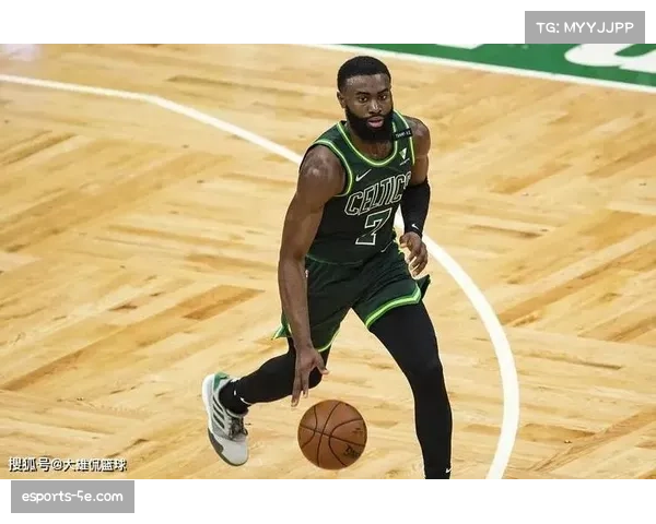 通讯：为保级而战，阿尔梅里亚近三场变阵五后卫，拿到关键五分